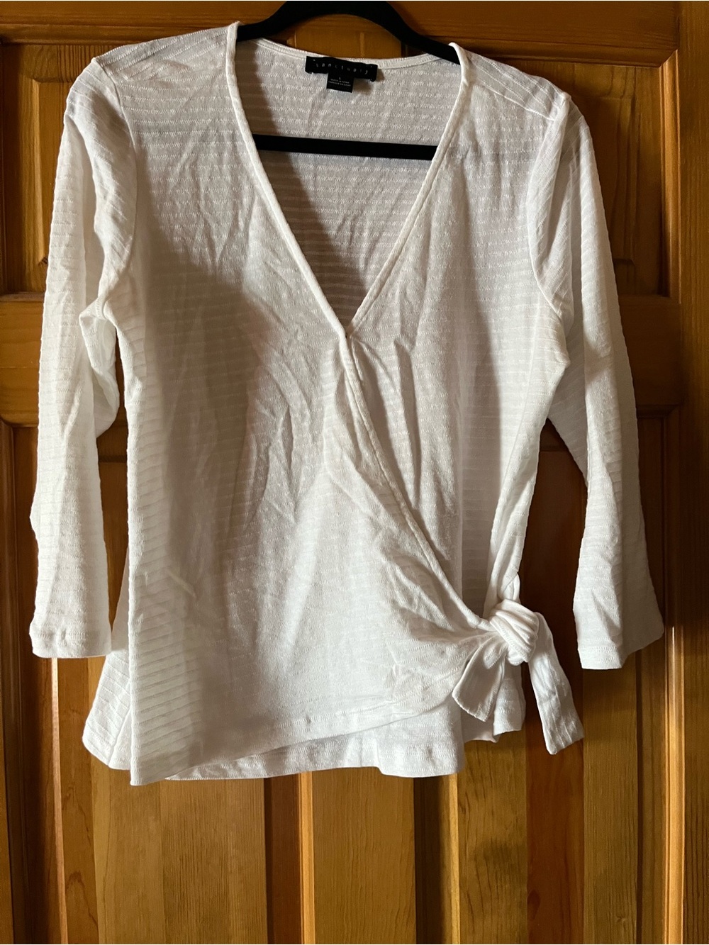 Sanctuary White Wrap Tie Front Top Large Textured 3/4 Sleeve
